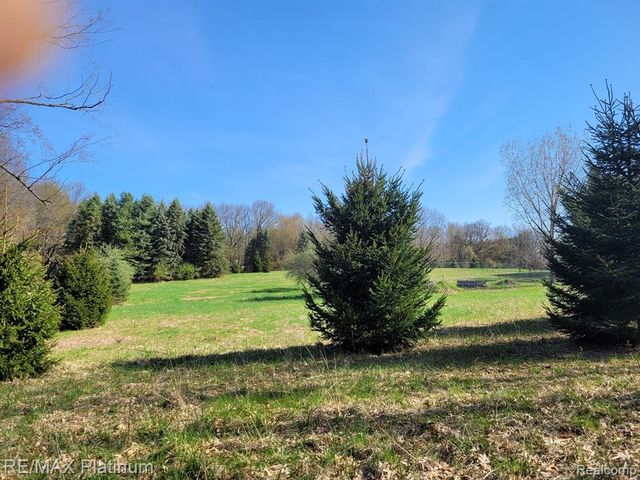 Parc B Tipsico Lake Road, Hartland, MI 48353