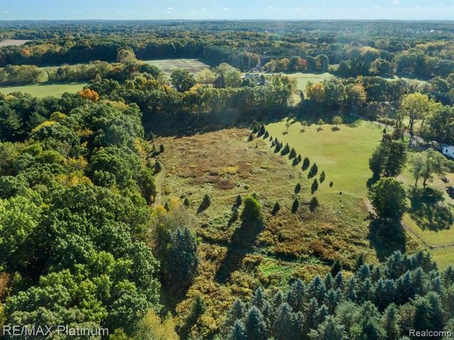 Parc B Tipsico Lake Road, Hartland, MI 48353