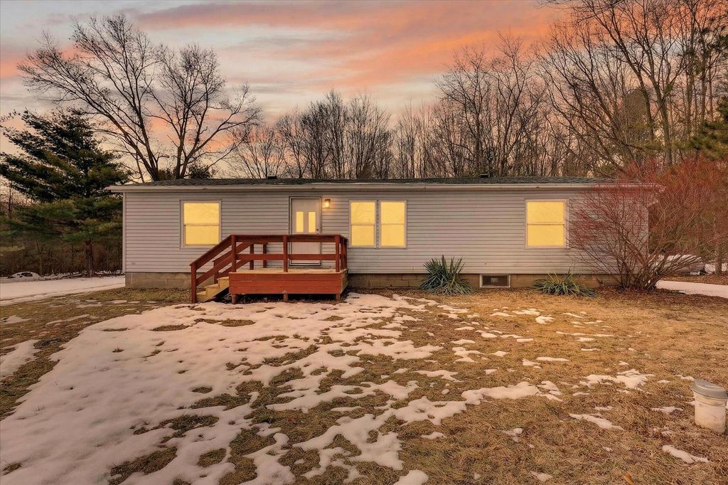 2160 Fitzner Road, Greenville, MI 48838