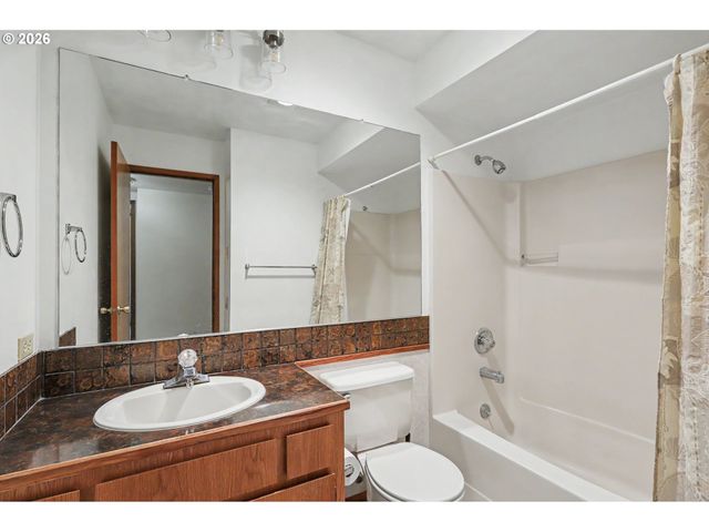 2516 Se BAYPOINT Dr L32, Vancouver, WA 98683