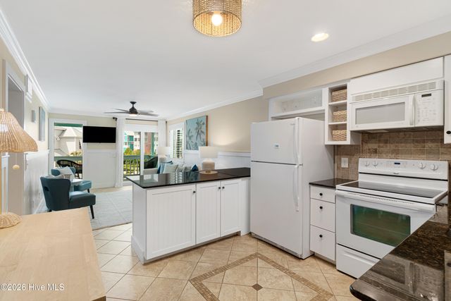 301 E Commerce Way Road 255 Sea Spray, Atlantic Beach, NC 28512