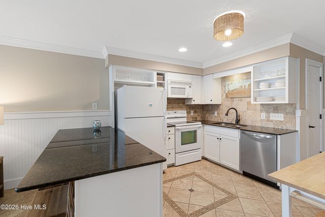 301 E Commerce Way Road 255 Sea Spray, Atlantic Beach, NC 28512