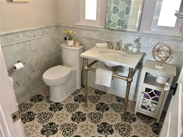 3647 Hyacinth, San Diego, CA 92106