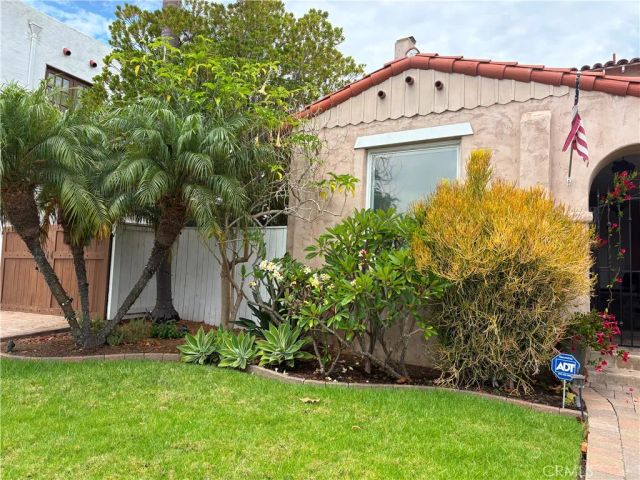 3647 Hyacinth, San Diego, CA 92106