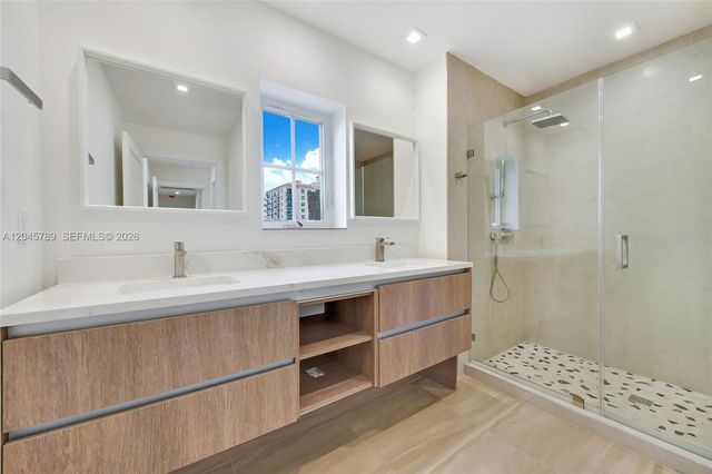 120 Salamanca Ave PH, Coral Gables, FL 33134
