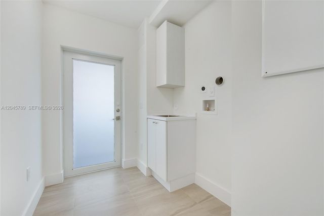 120 Salamanca Ave PH, Coral Gables, FL 33134
