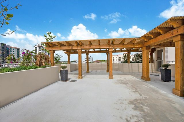 120 Salamanca Ave PH, Coral Gables, FL 33134