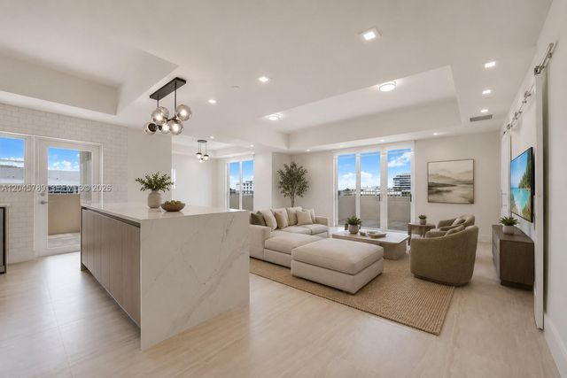 120 Salamanca Ave PH, Coral Gables, FL 33134