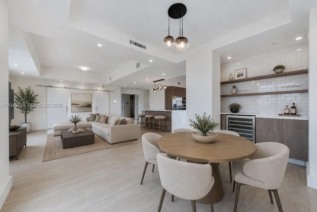 120 Salamanca Ave PH, Coral Gables, FL 33134