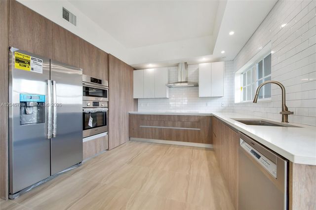 120 Salamanca Ave PH, Coral Gables, FL 33134