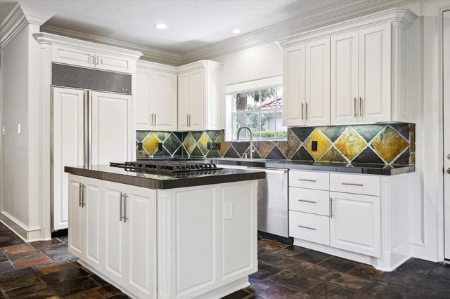 14022 Barnhart Boulevard, Houston, TX 77077