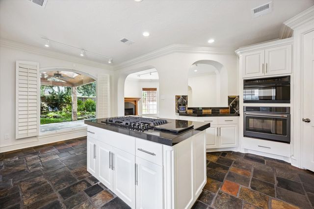 14022 Barnhart Boulevard, Houston, TX 77077