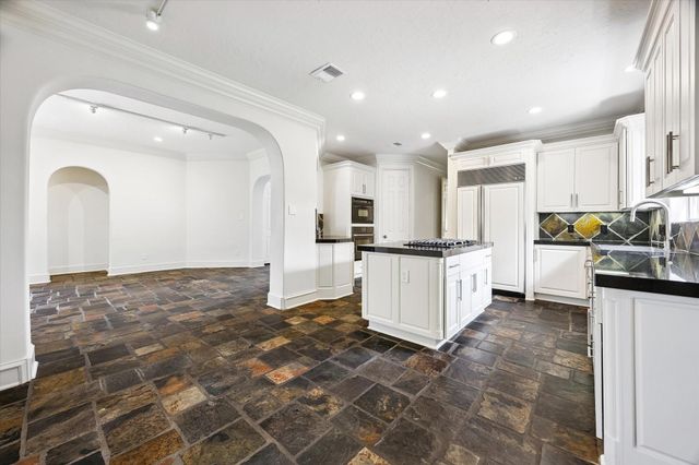 14022 Barnhart Boulevard, Houston, TX 77077