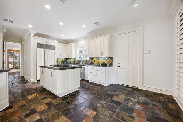 14022 Barnhart Boulevard, Houston, TX 77077