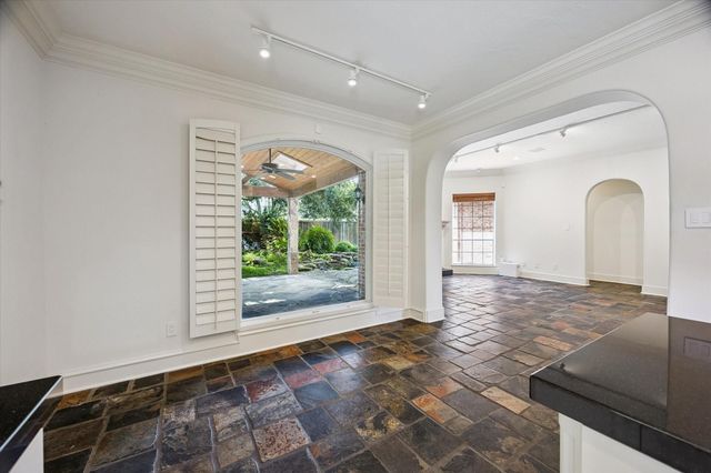 14022 Barnhart Boulevard, Houston, TX 77077