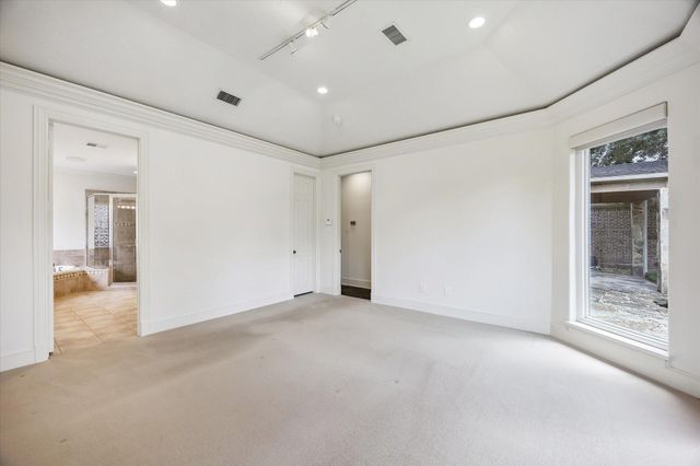 14022 Barnhart Boulevard, Houston, TX 77077