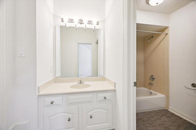 14022 Barnhart Boulevard, Houston, TX 77077
