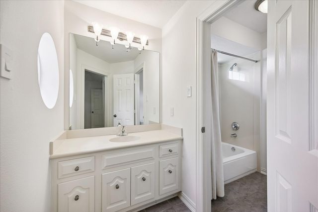 14022 Barnhart Boulevard, Houston, TX 77077