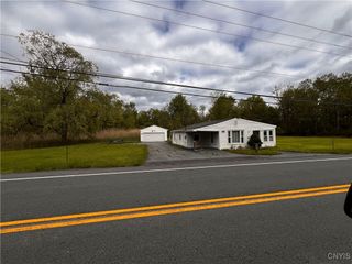 9572 Caughdenoy Road, Clay, NY 13029