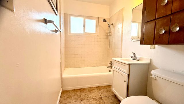 1777 E Meadow Lane, Dinuba, CA 93618