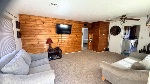 1777 E Meadow Lane, Dinuba, CA 93618