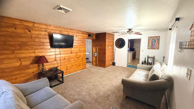 1777 E Meadow Lane, Dinuba, CA 93618