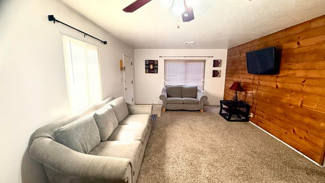 1777 E Meadow Lane, Dinuba, CA 93618