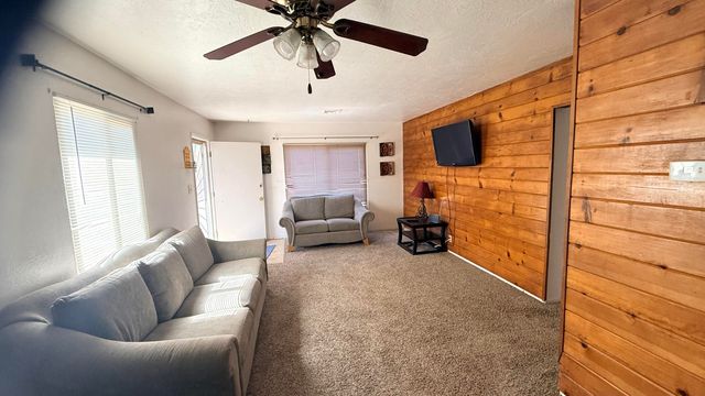 1777 E Meadow Lane, Dinuba, CA 93618