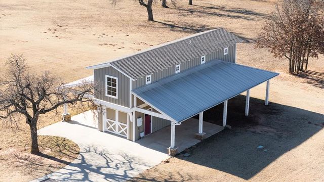 9438 Creek View, Guthrie, OK 73044