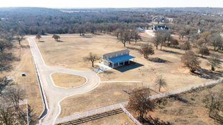 9438 Creek View, Guthrie, OK 73044