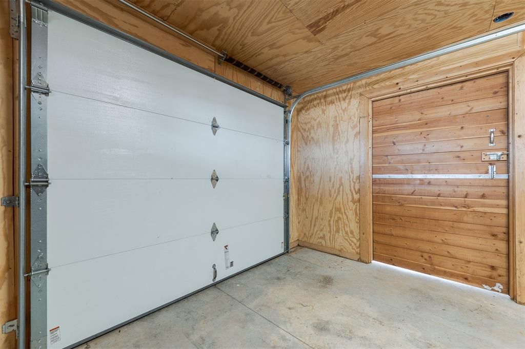 Image 18 of property listing at 9438 Creek View, Guthrie, OK 73044