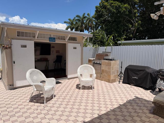 1905 S FLORIDA MANGO Road, West Palm Beach, FL 33406
