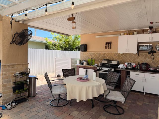 1905 S FLORIDA MANGO Road, West Palm Beach, FL 33406