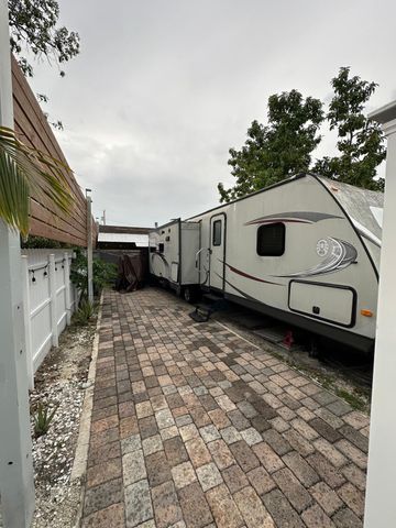 1905 S FLORIDA MANGO Road, West Palm Beach, FL 33406
