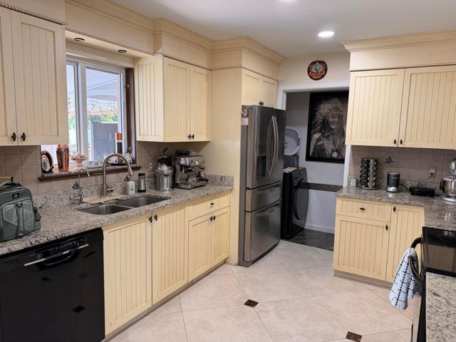 1905 S FLORIDA MANGO Road, West Palm Beach, FL 33406