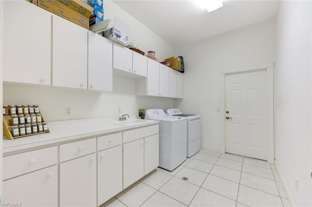 2079 Imperial CIR, Naples, FL 34110