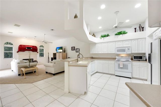 2079 Imperial CIR, Naples, FL 34110