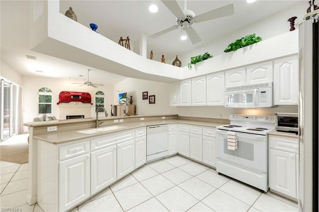 2079 Imperial CIR, Naples, FL 34110