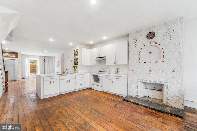 2203 SPRUCE ST, Philadelphia, PA 19103