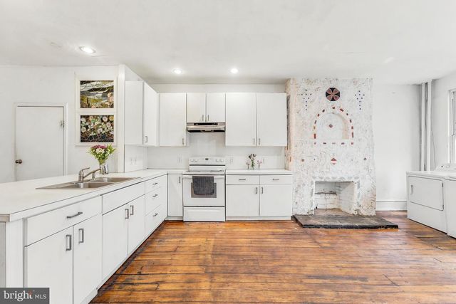 2203 SPRUCE ST, Philadelphia, PA 19103