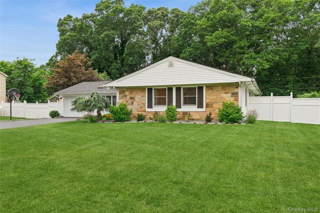 16 Parson Drive, Stony Brook, NY 11790