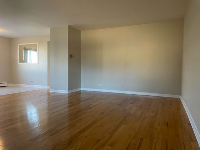 1019 Peterson Avenue B6, Park Ridge, IL 60068