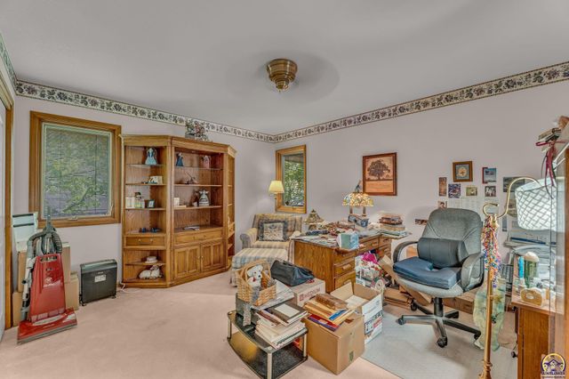 5946 SW 30th Ter, Topeka, KS 66610