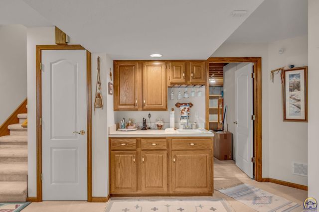 5946 SW 30th Ter, Topeka, KS 66610