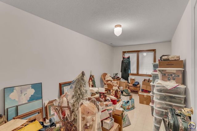 5946 SW 30th Ter, Topeka, KS 66610