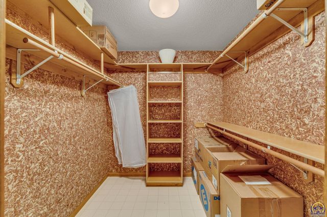 5946 SW 30th Ter, Topeka, KS 66610