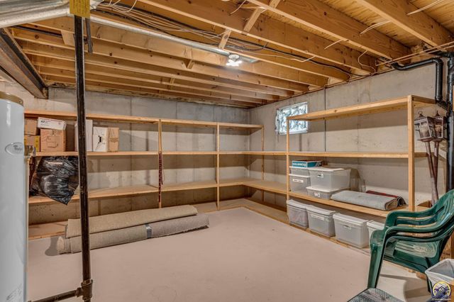 5946 SW 30th Ter, Topeka, KS 66610