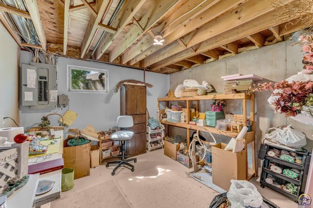 5946 SW 30th Ter, Topeka, KS 66610