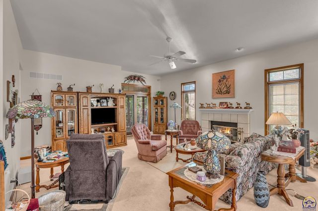 5946 SW 30th Ter, Topeka, KS 66610