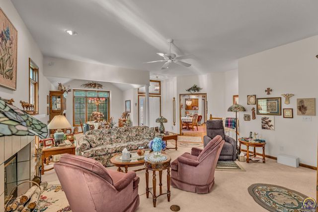 5946 SW 30th Ter, Topeka, KS 66610